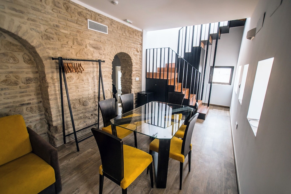 Patios Del Orfebre 53/64