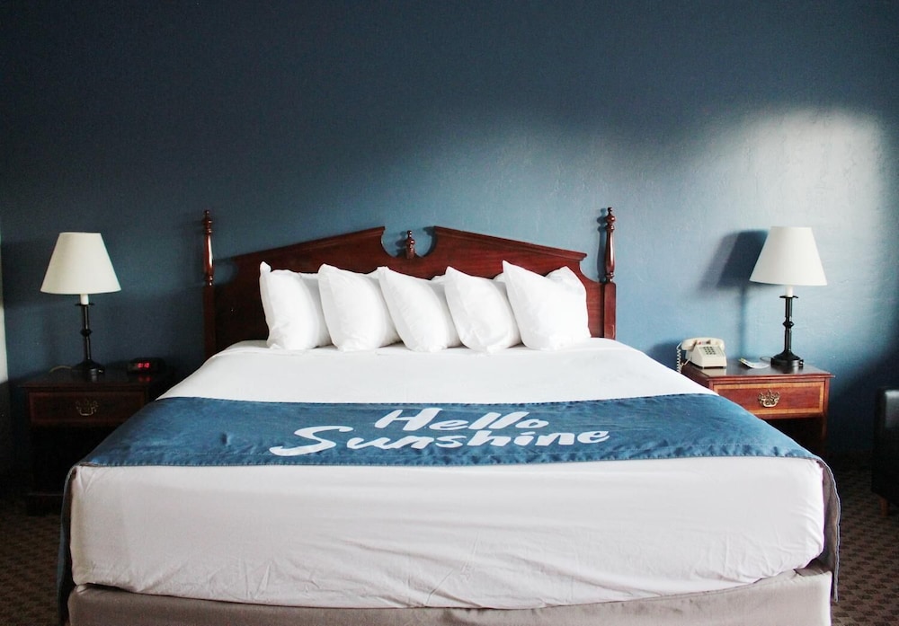 Days Inn by Wyndham Show Low 14/36