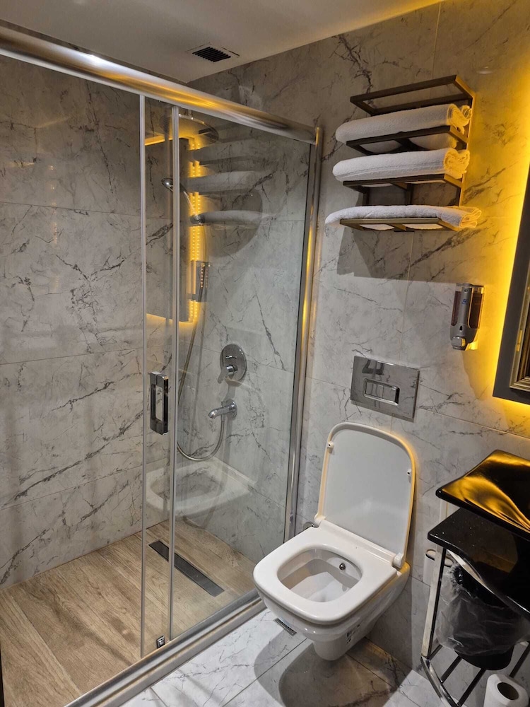 Taksim La Marino Hotel 44/50