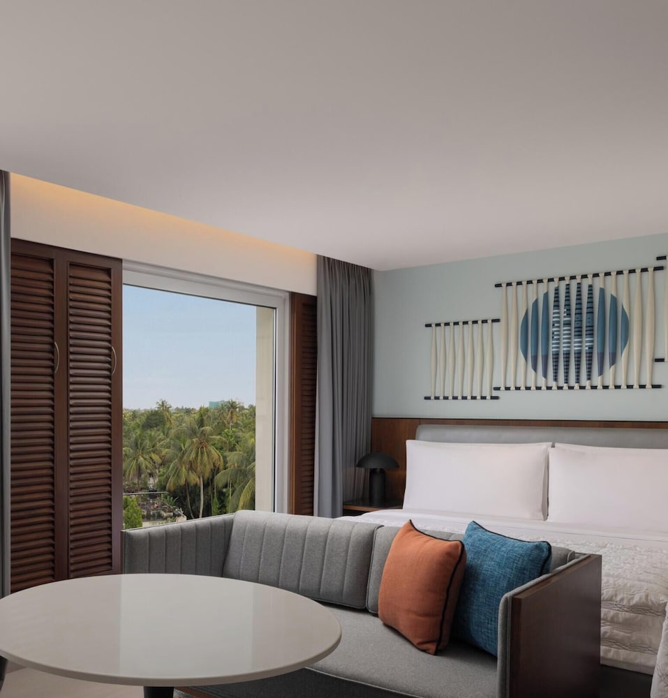 Backwater, Island, Deluxe, King Bed, Balcony