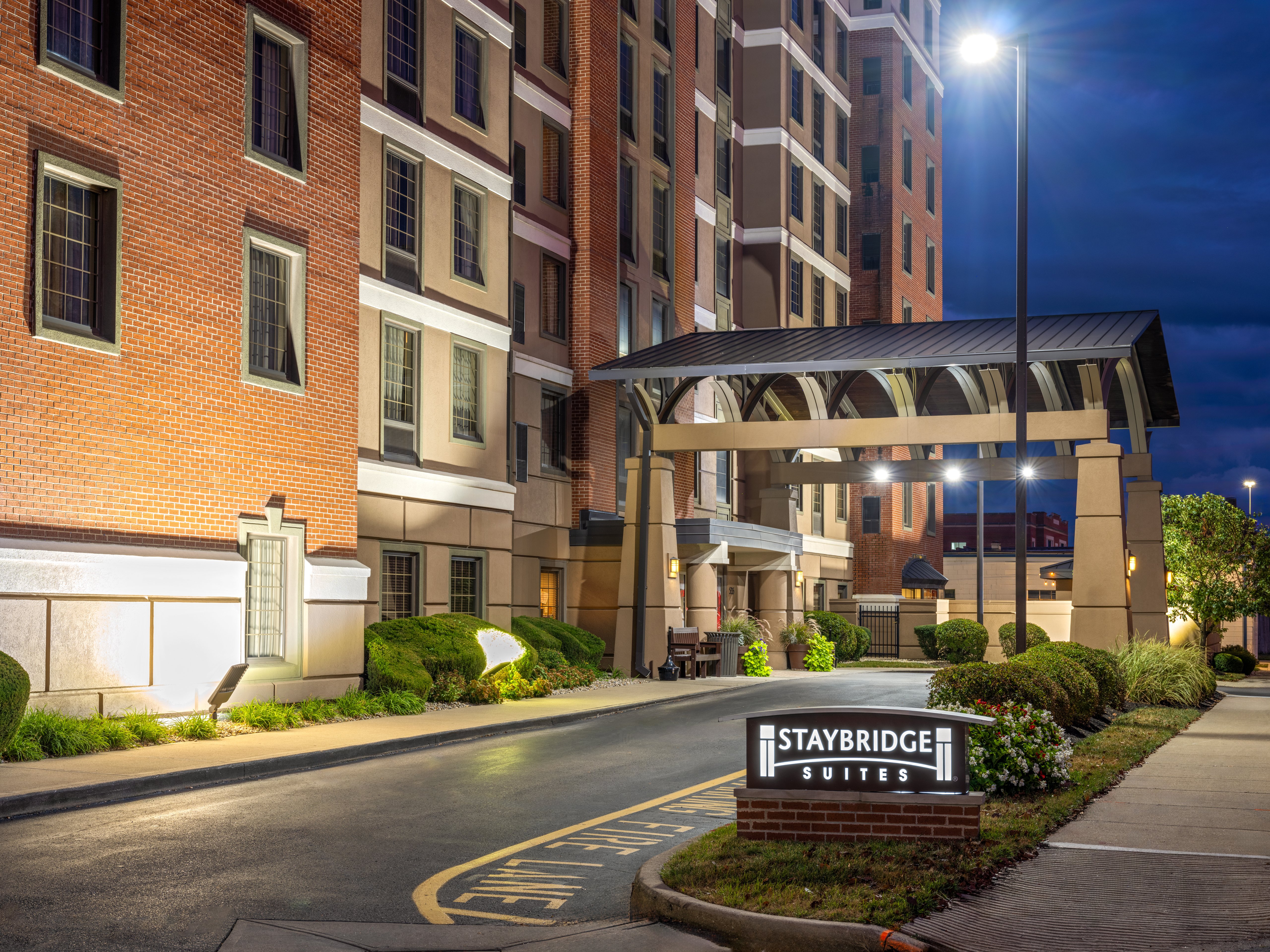 Staybridge Suites Indianapolis Downtown Convention Center 48/49