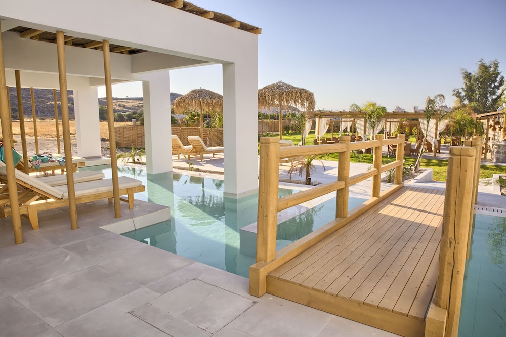 Alia Luxury Suites and Spa 142/169