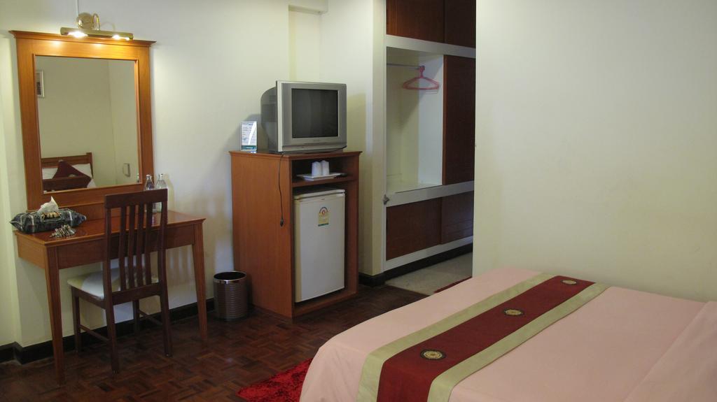 Ubon Hotel 15/20