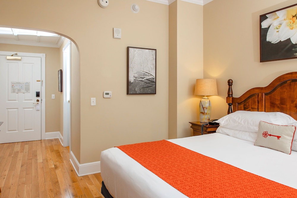 Mills Park Hotel 12/50