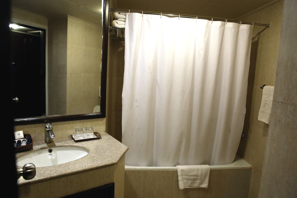 Hotel Hillview 50/50