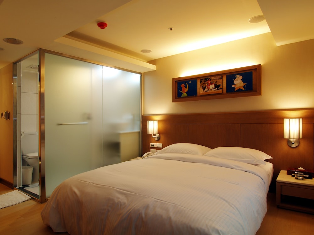 Eastern Star Hotel 17/35
