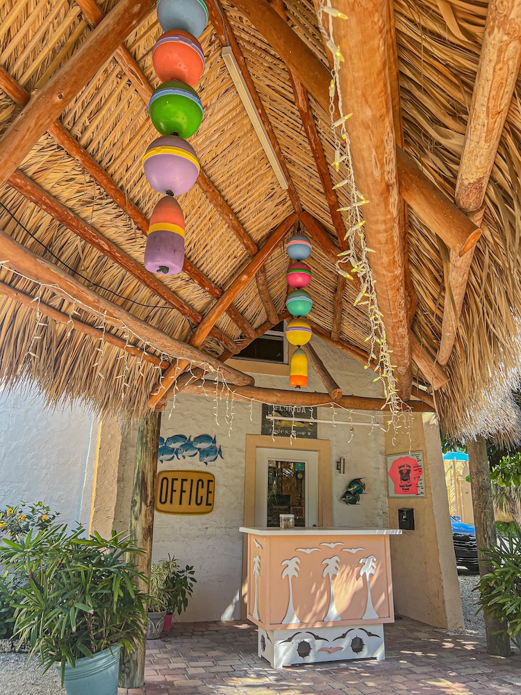Sunset Cove Beach Resort 8/46