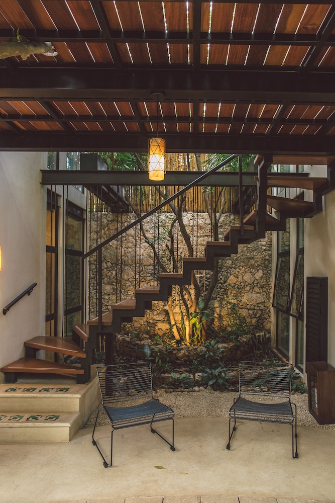 TreeHouse Boutique Hotel 4/50