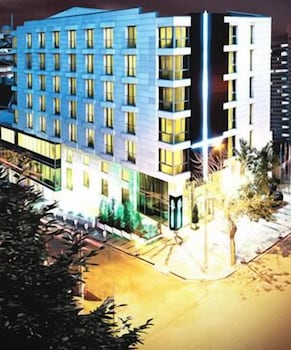 DEMORA HOTEL 2/64