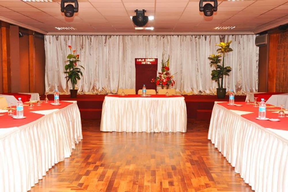 Gold Crest Hotel 30/71