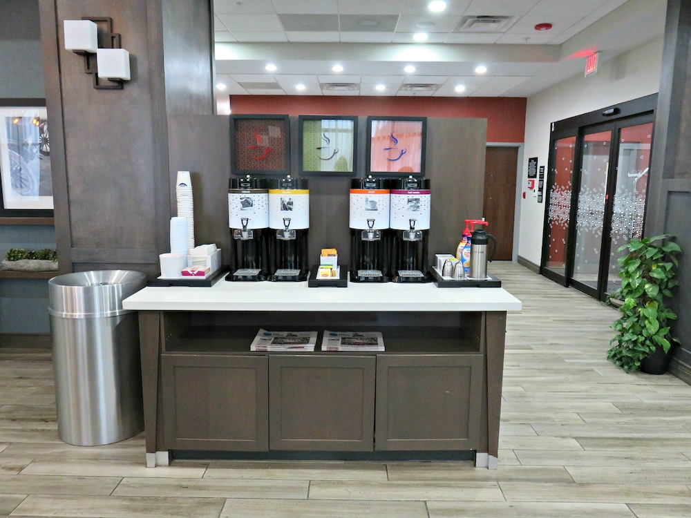 Hampton Inn by Hilton Detroit Dearborn 9/43