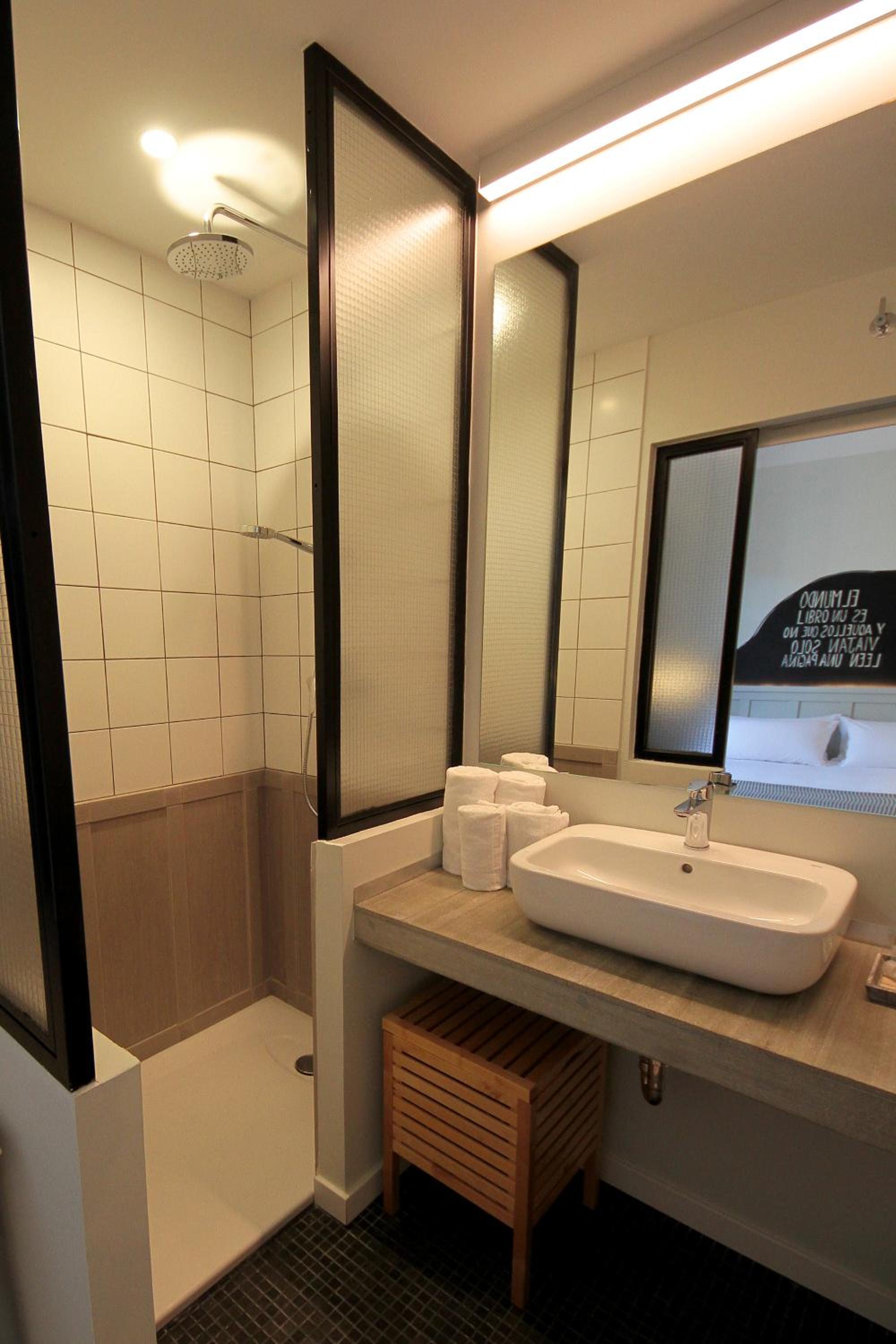غرفة قياسية بسرير مزدوج، Hostel Complutum 6/8
