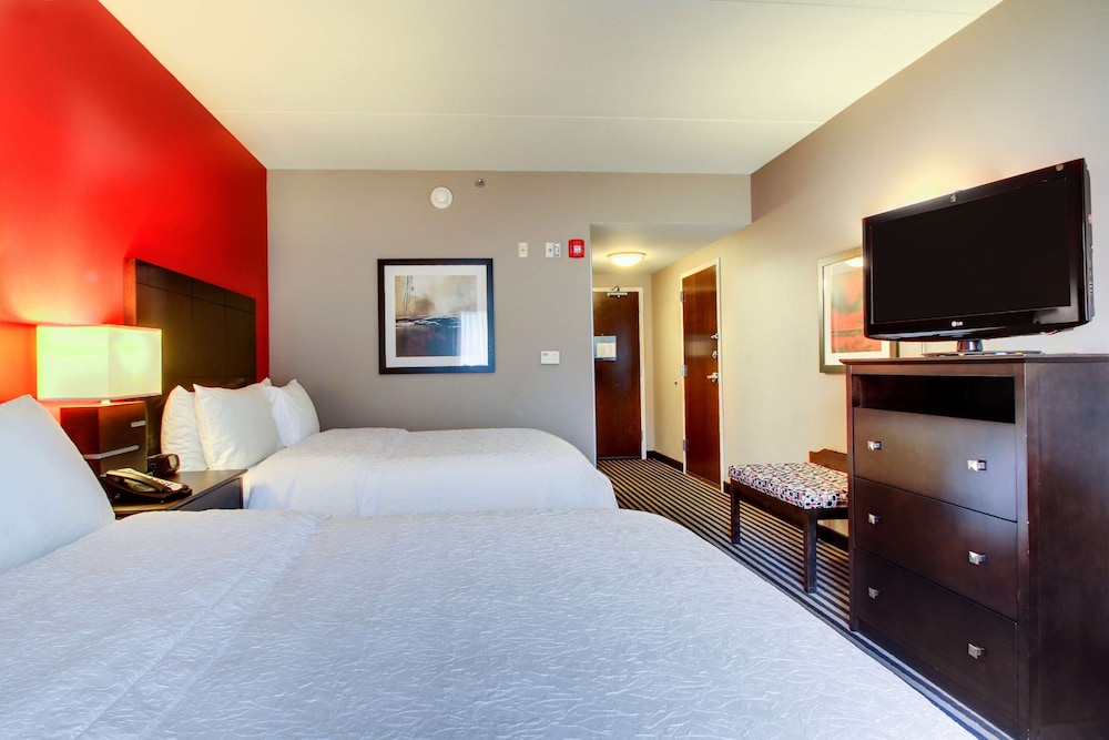 Hampton Inn Birmingham Leeds 27/74