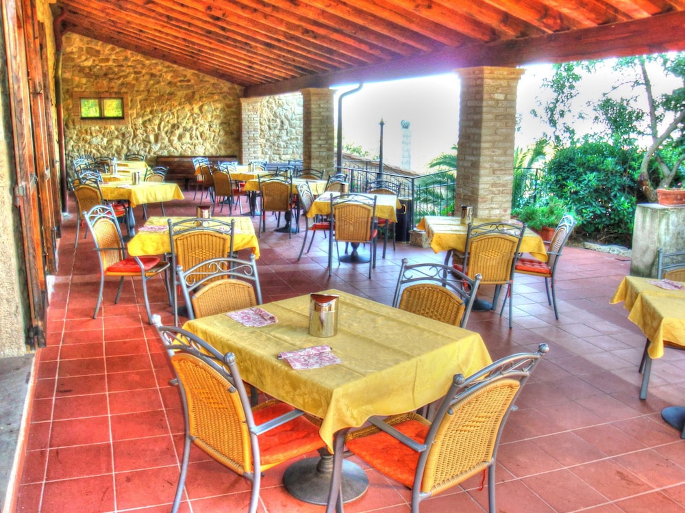 Albergo Villa Rioddi 37/50