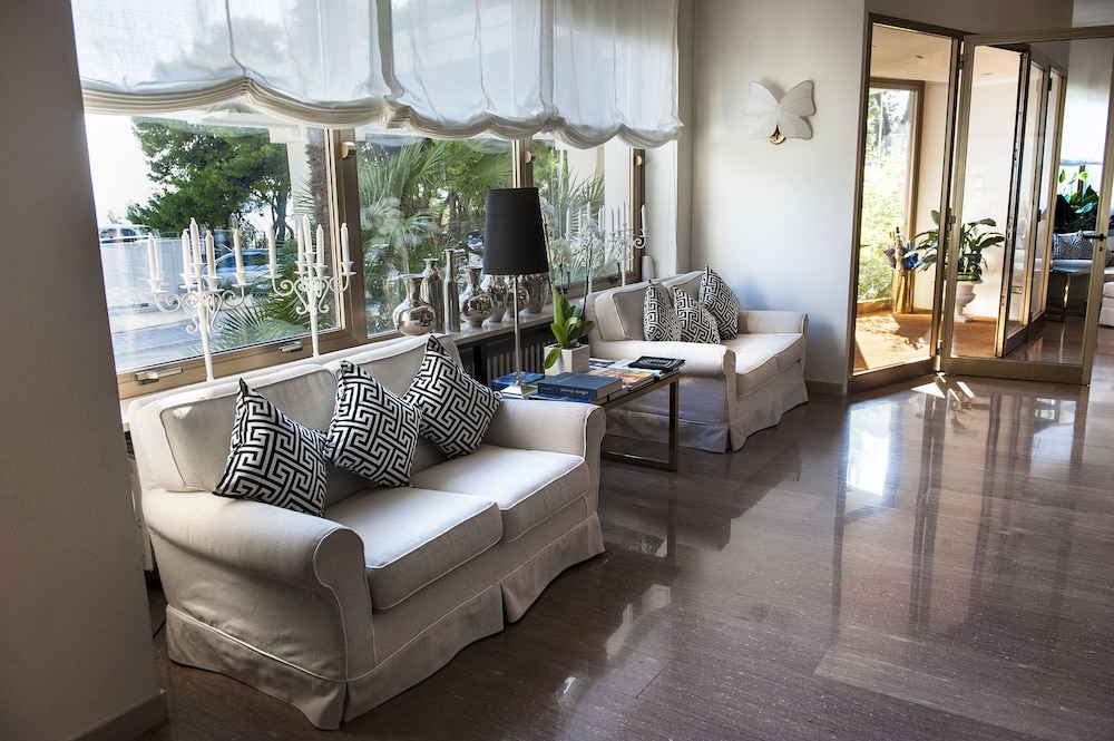 GRAND HOTEL PASSETTO 44/70