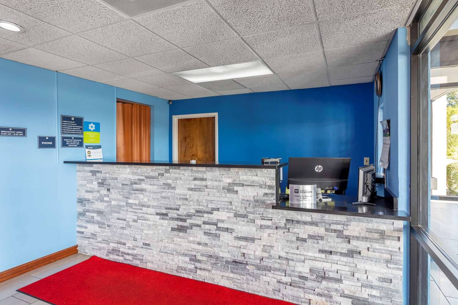 SureStay Hotel By Best Western Lenoir City 3/10