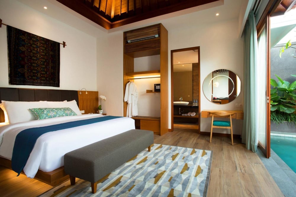 S18 Bali Villas 12/66