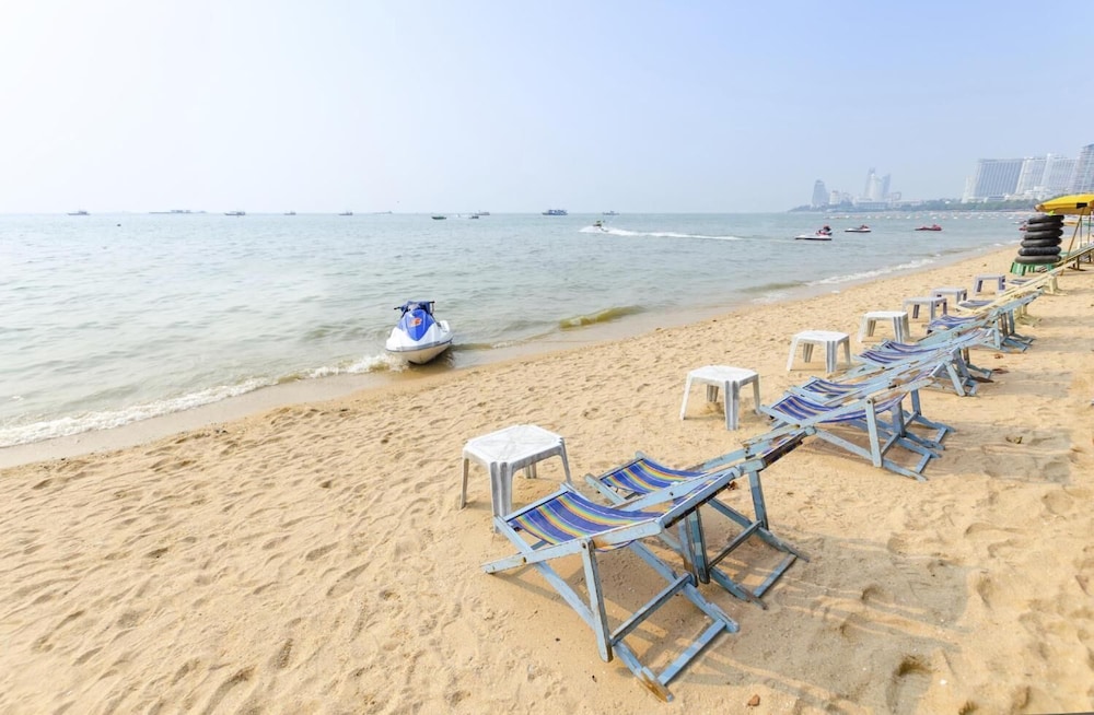 Jomtien Boathouse 48/56
