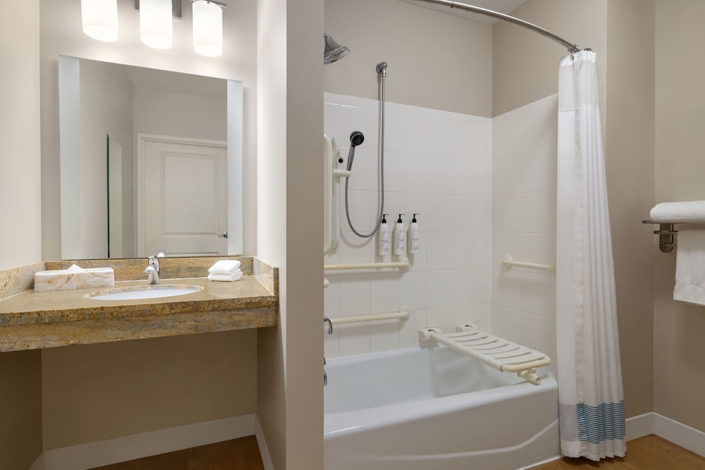 2 Bedrooms, Suite, Accessible