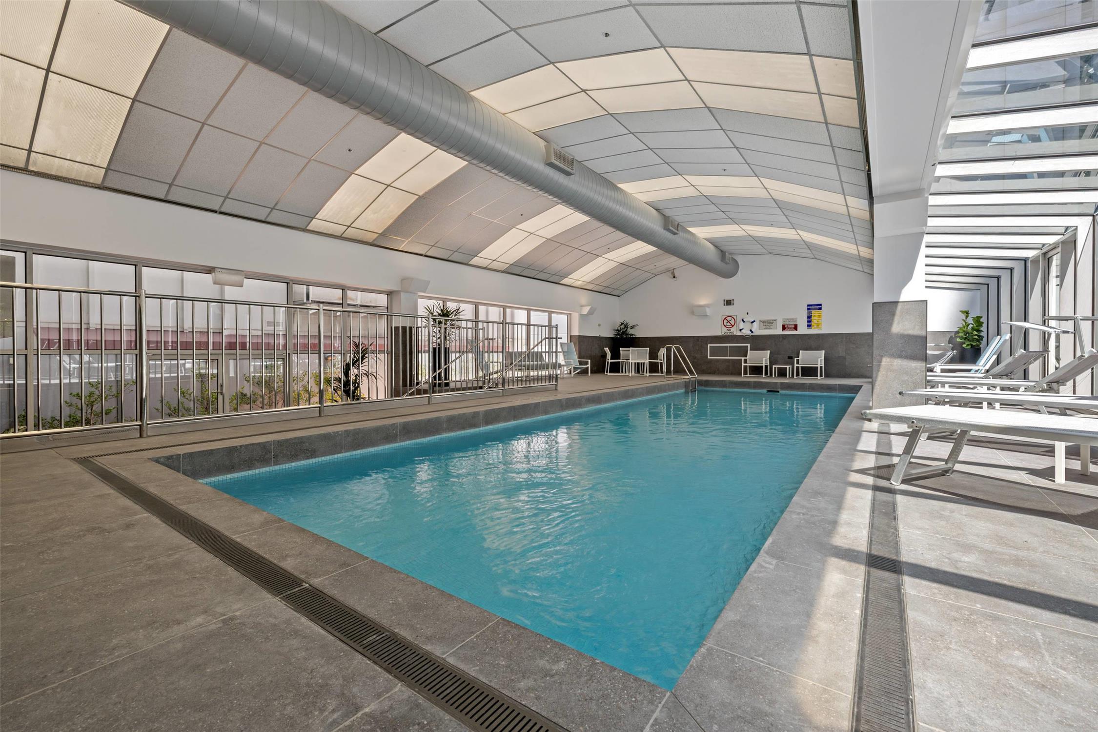 CLARION SUITES GATEWAY 29/44