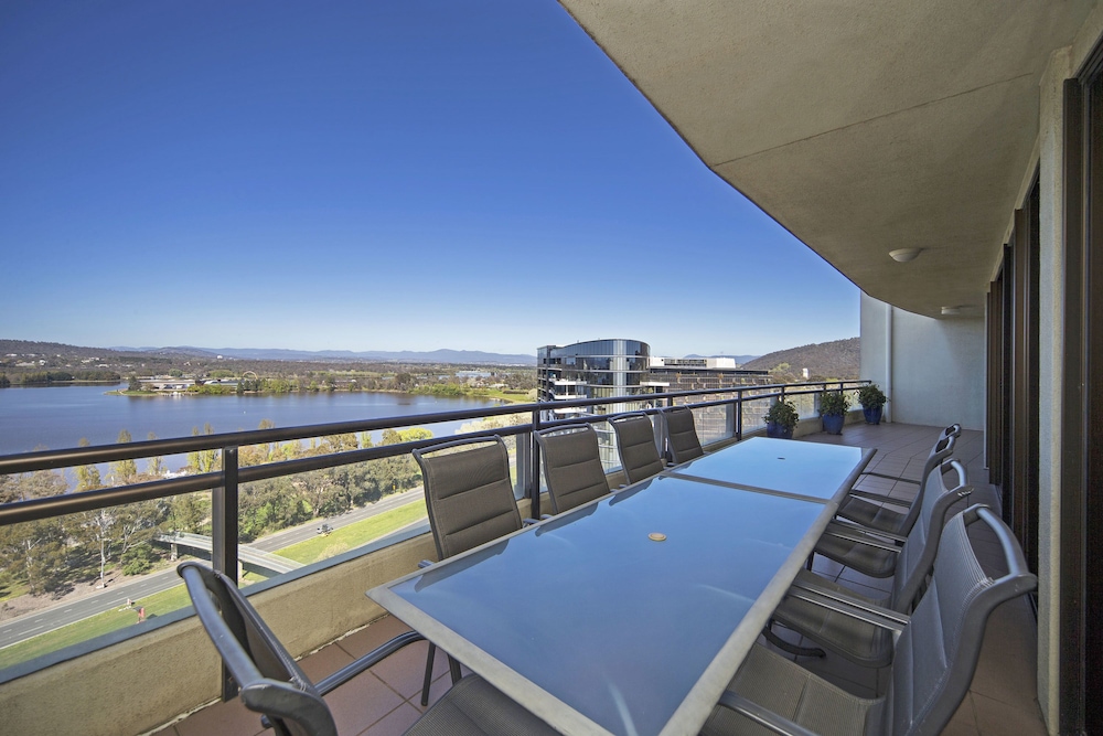 BreakFree Capital Tower Canberra 27/45