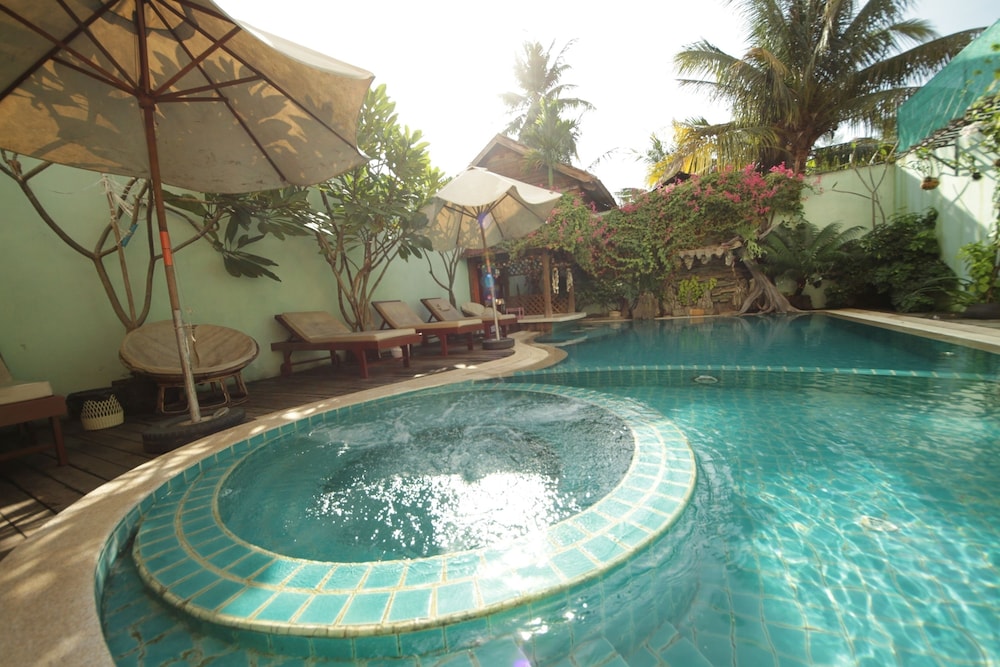 Siem Reap Riverside Hotel 64/67