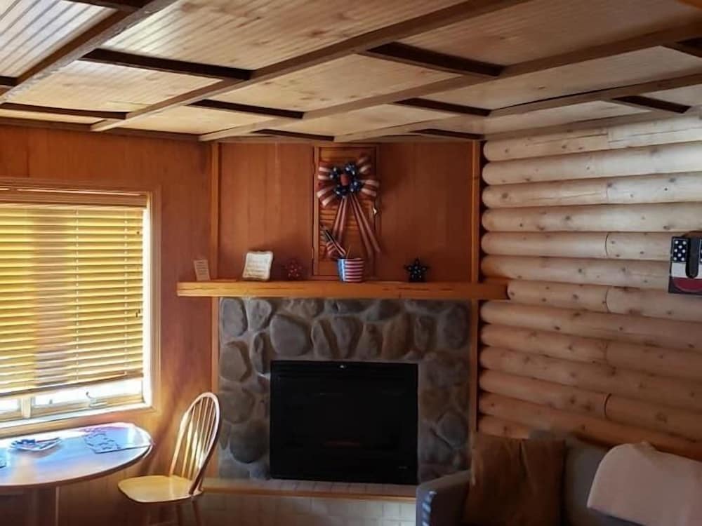 Black Forest B&B Lodge & Cabins 10/49