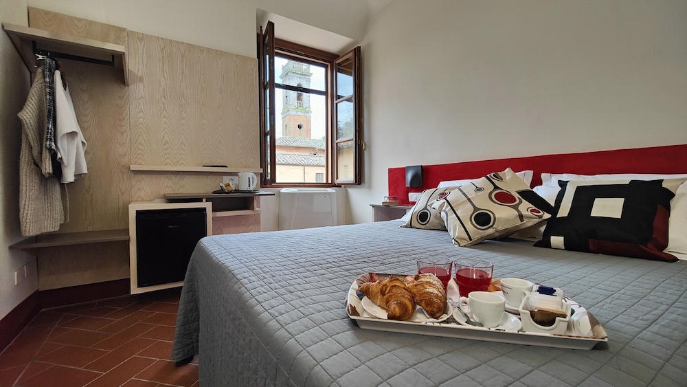 Chiostro Delle Monache - Hostel Volterra 10/50
