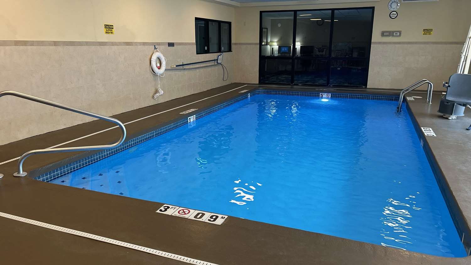 Best Western Plus Kansas City Airport-Kci East 22/43