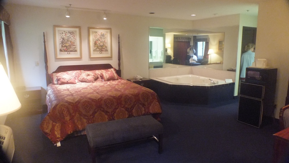 Quality Express Inn Suites Mineral Wells 27/49