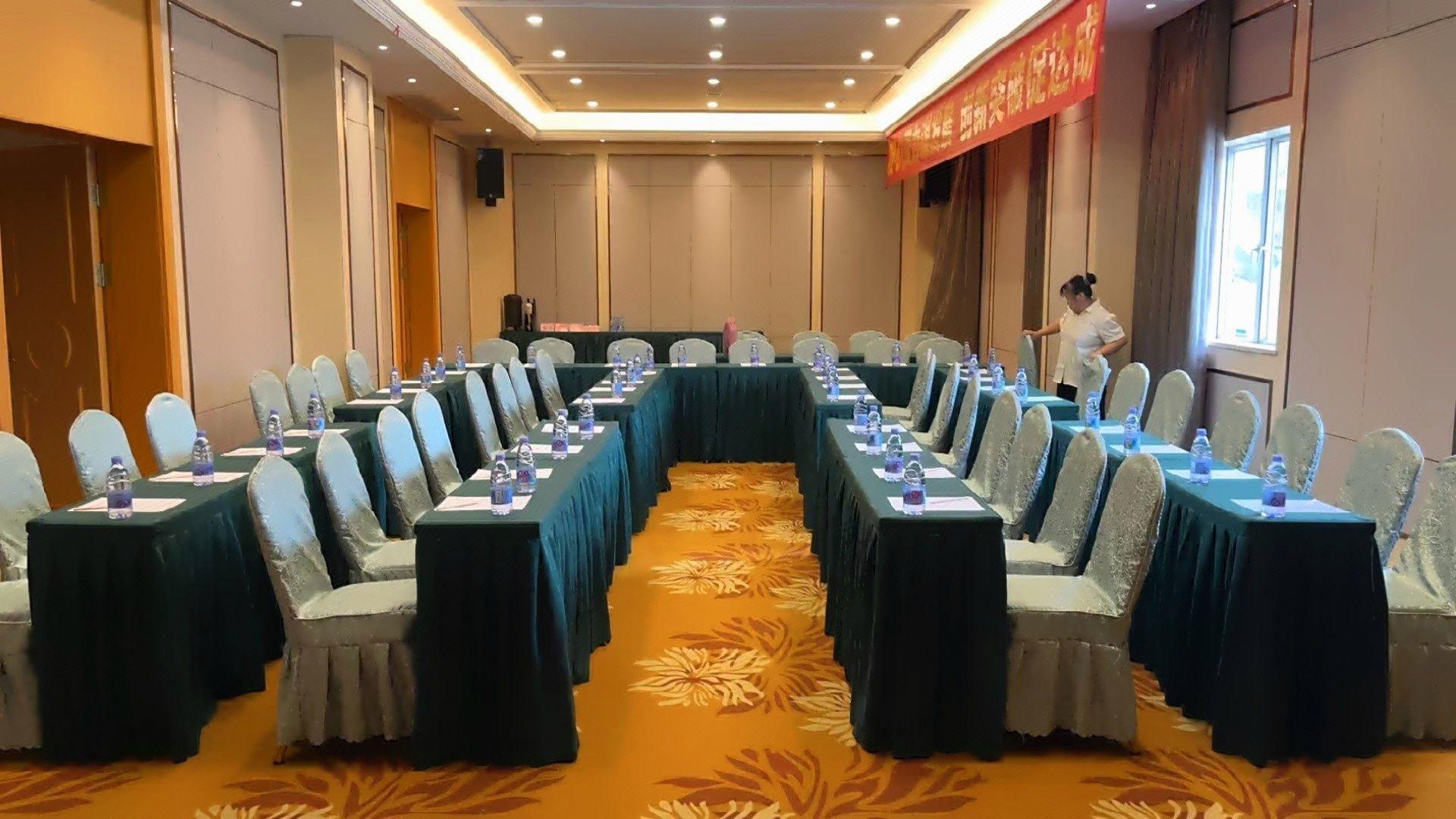 Vienna Hotel (Zhongshan Rainbow Avenue) 45/58
