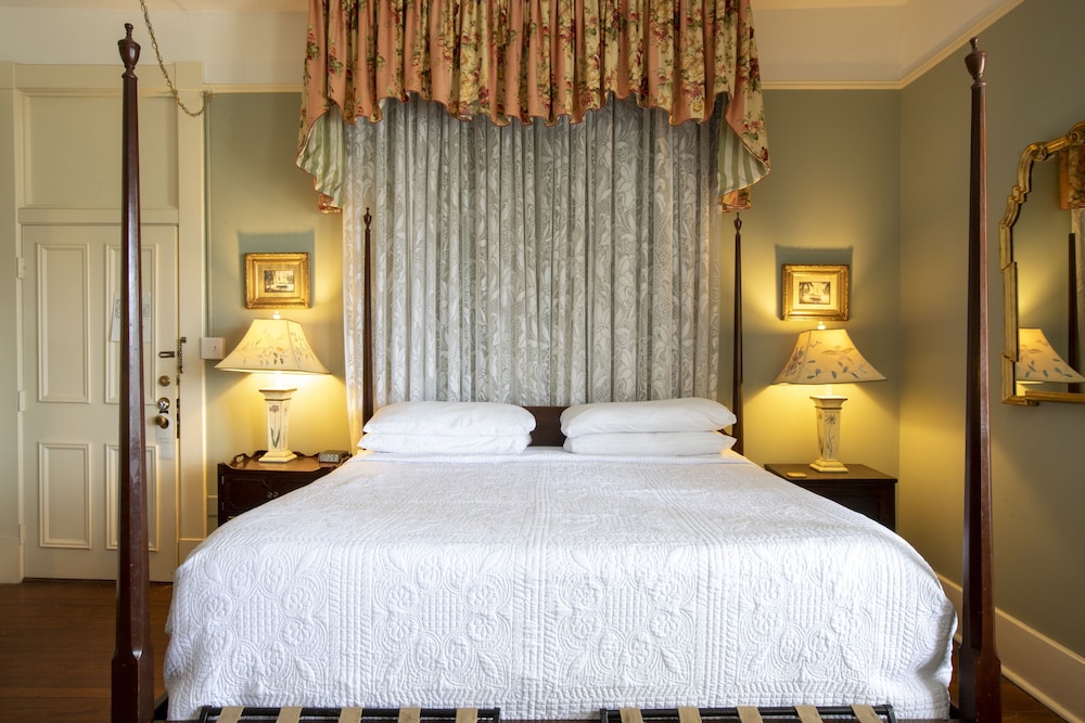 Foley House Inn 19/75