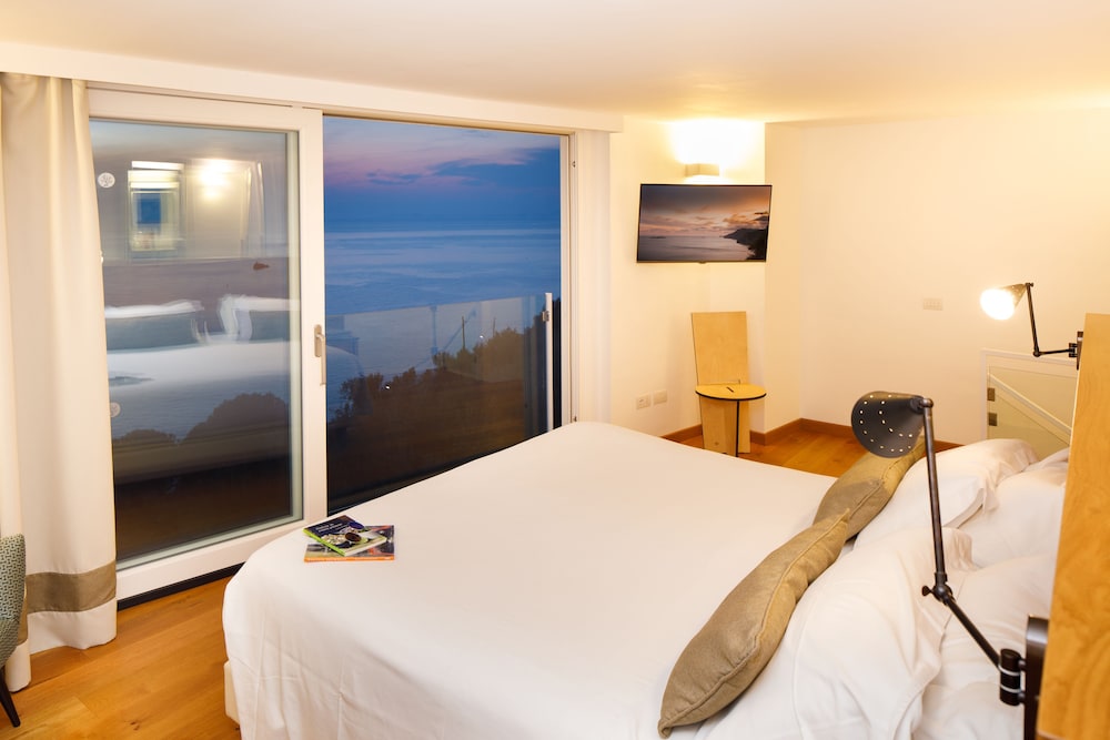 Villa Fiorella Art Hotel 24/80