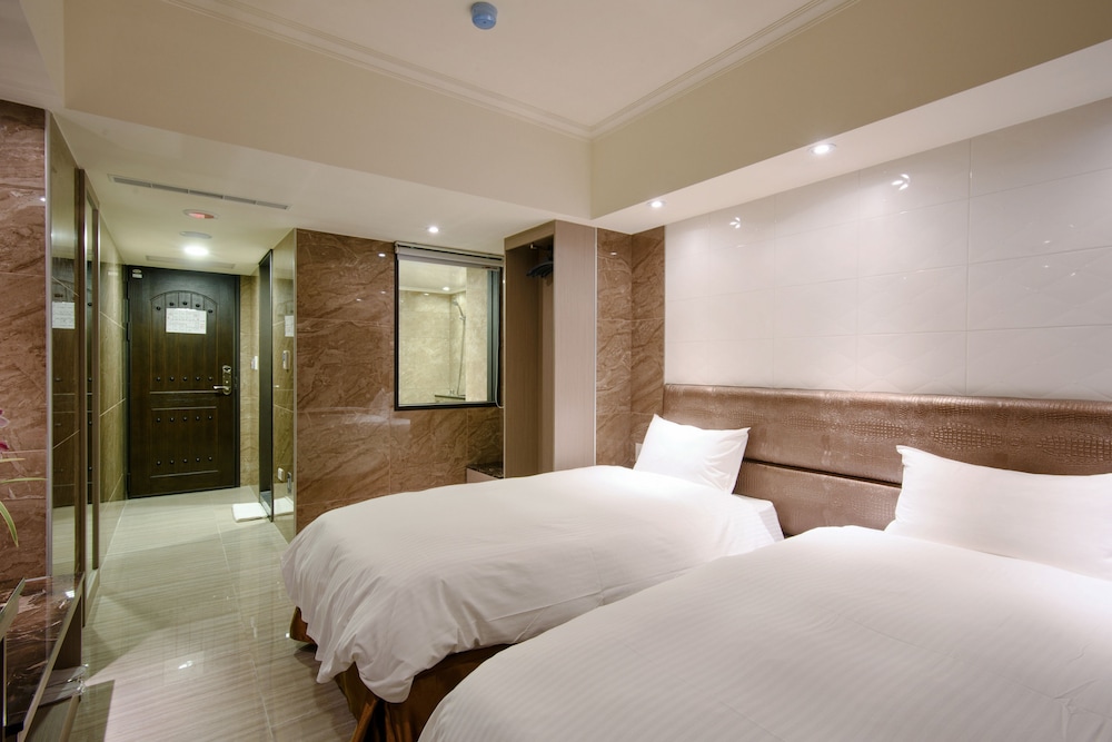 Double Bed, Street View