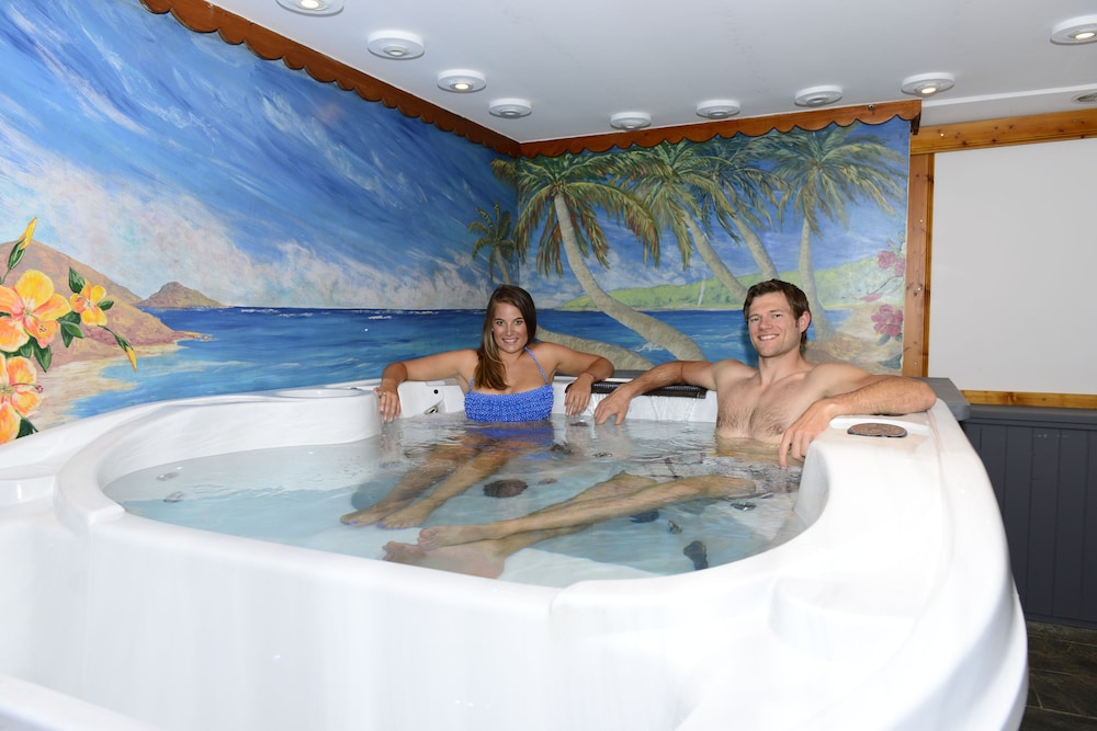 swimming pool spa
