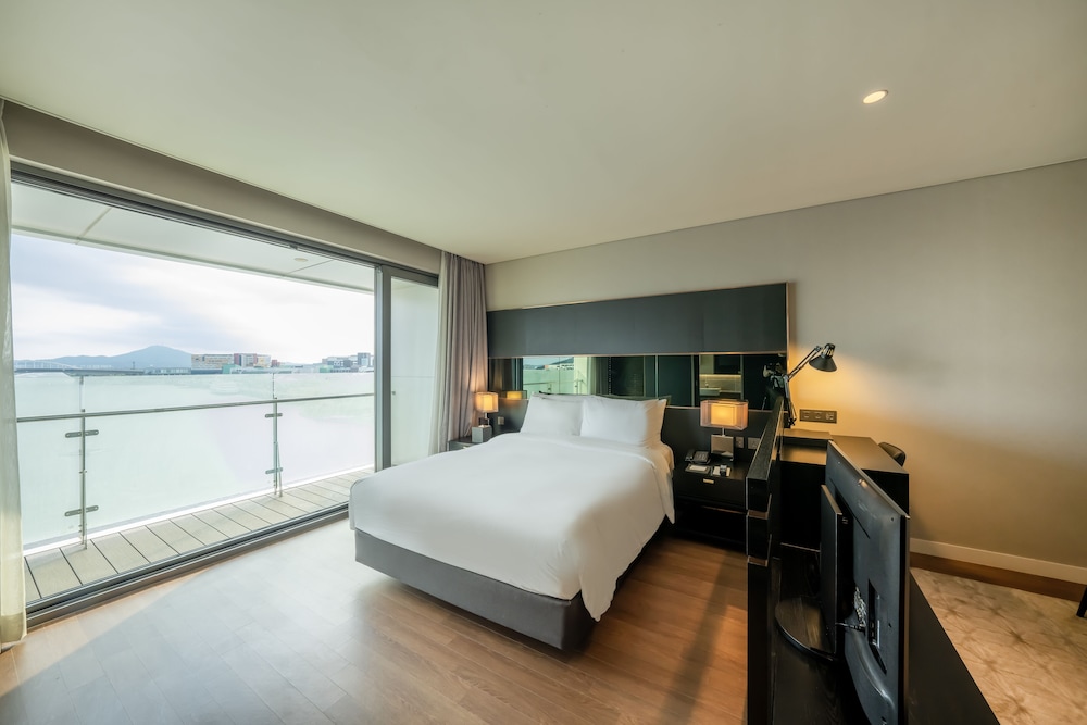 Marina, Suite, Double Bed