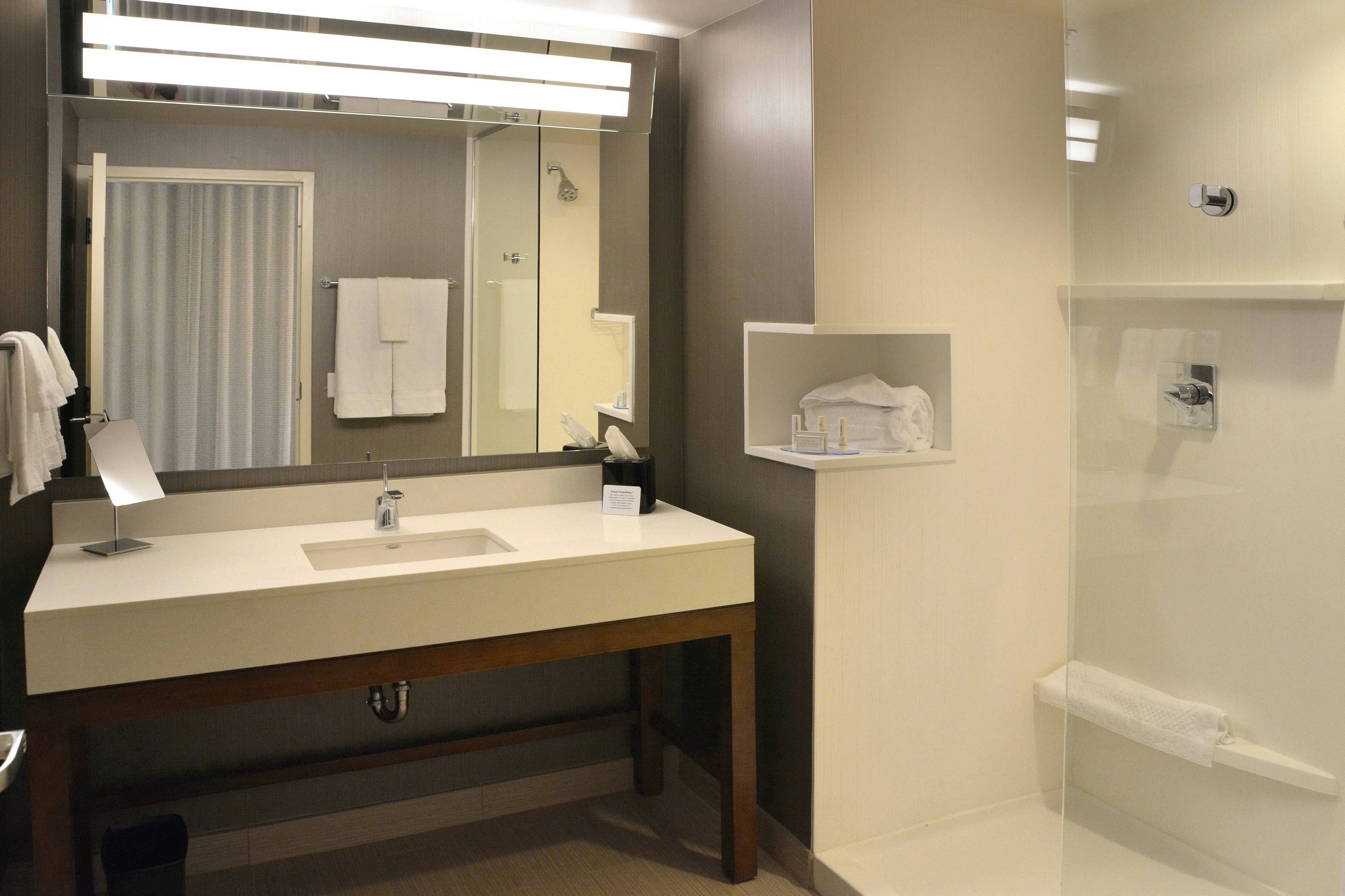 غرفة بسريرين كوين، Courtyard By Marriott Youngstown Canfield 2/2