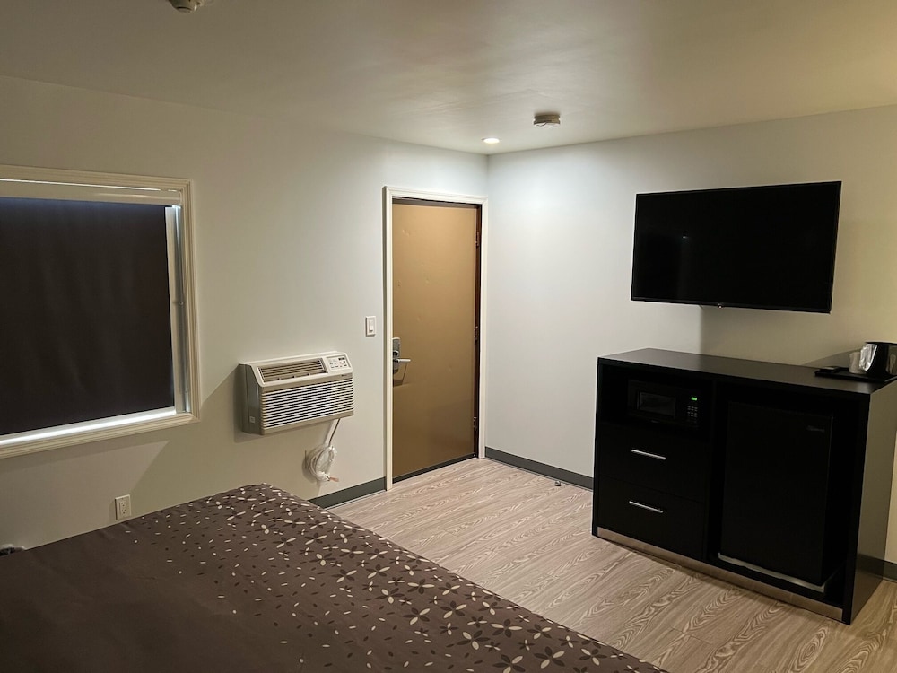 112 Motel 7/20