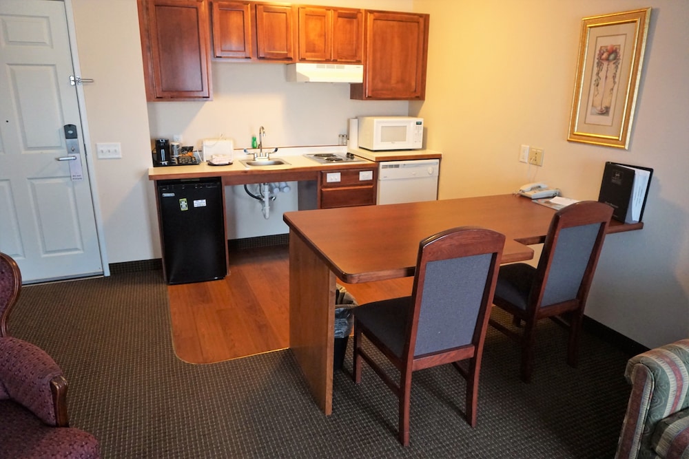 River Hills Hotel 44/66
