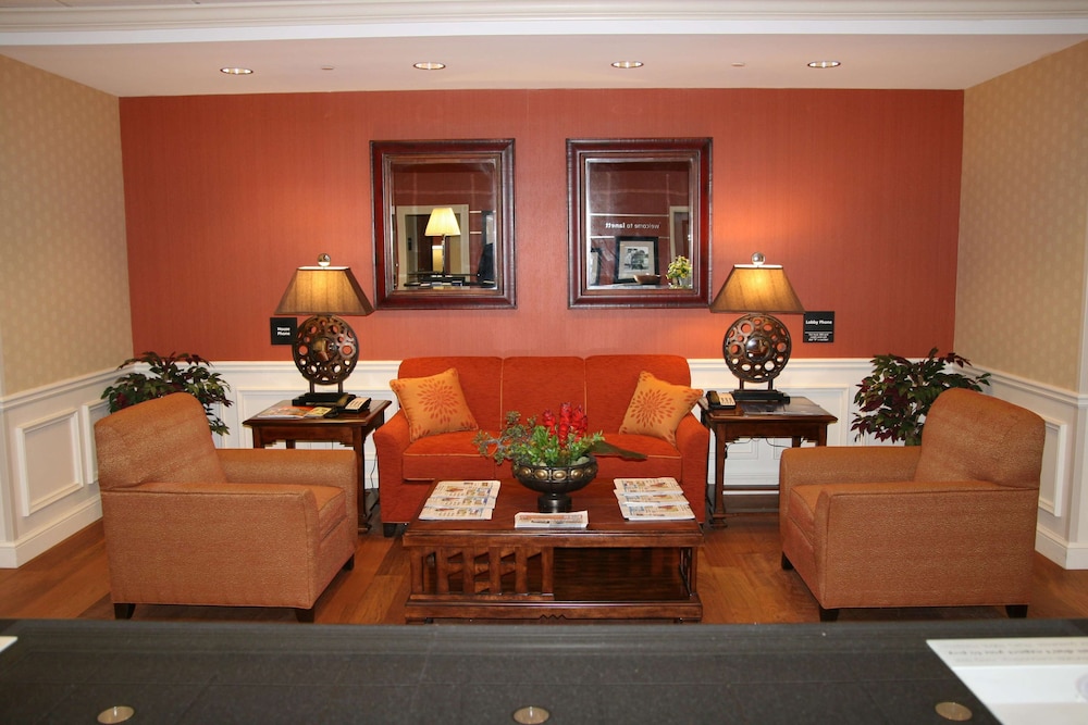 Hampton Inn And Suites Lanett West Point 26/45