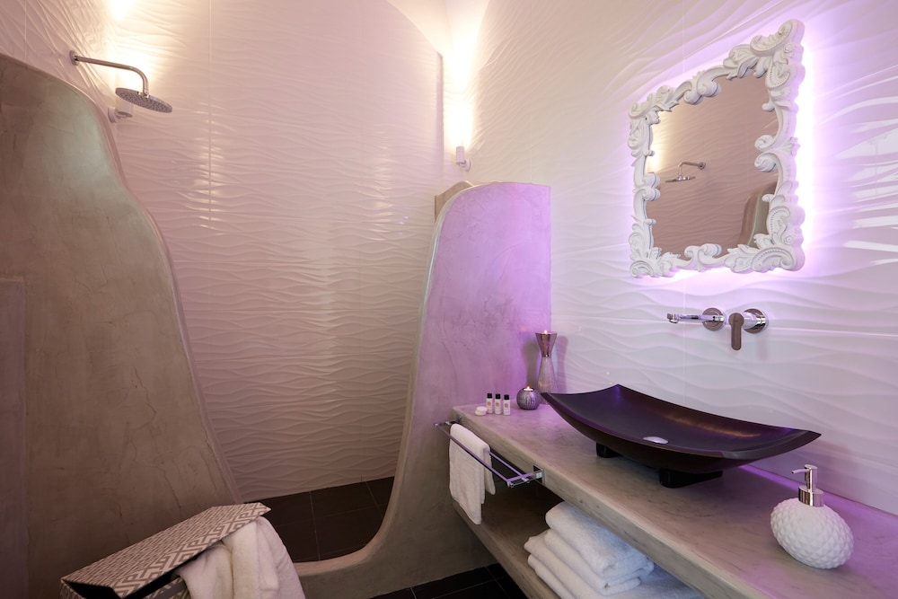 Amara Suites Santorini 47/50