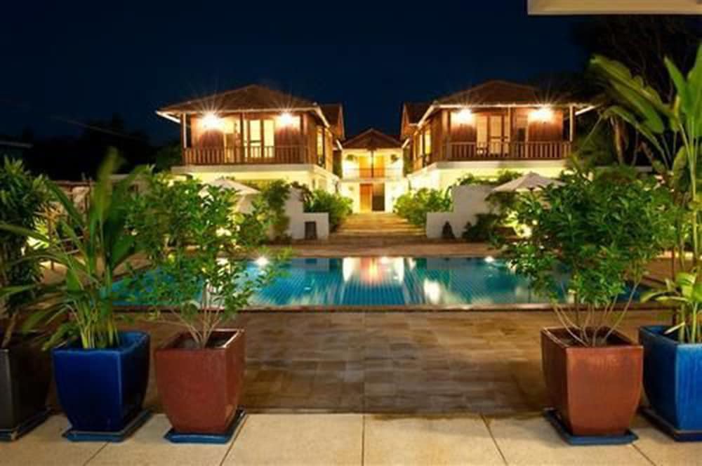 Bambu Hotel 50/53