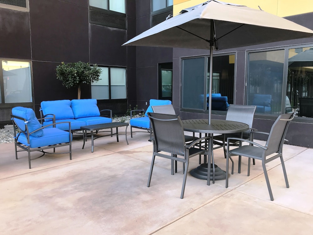 Fairfield Inn & Suites By Marriott Fresno Yosemite International Airport 33/38