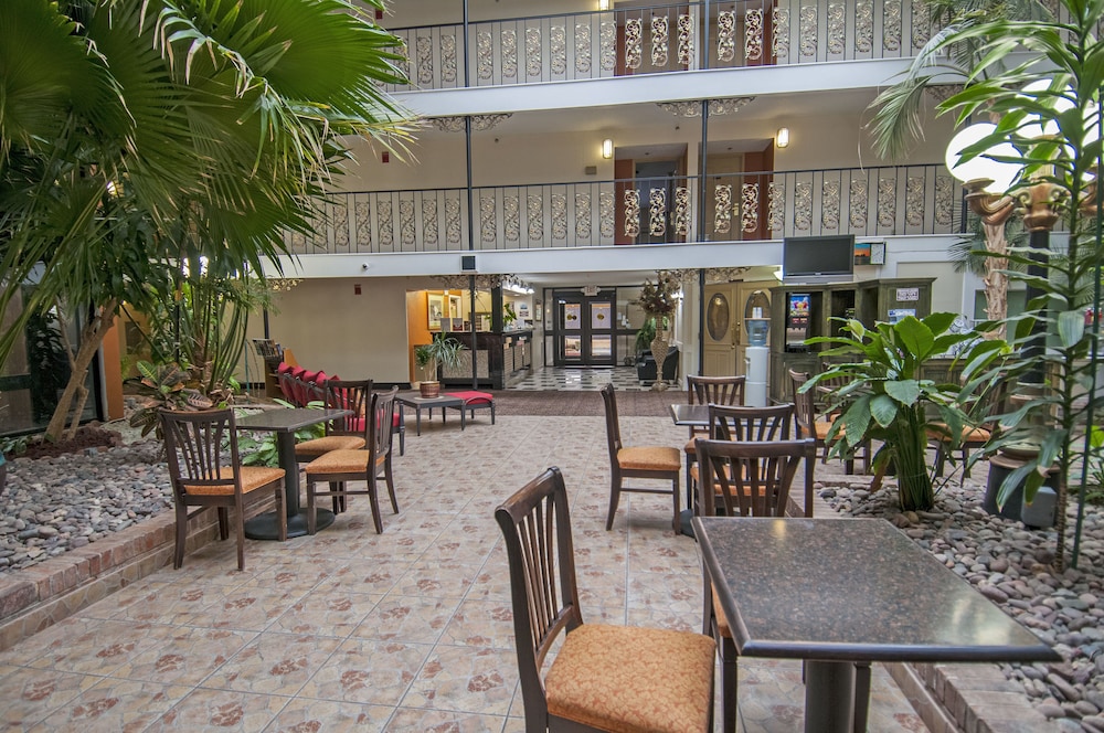 Governors Suites Hotel 41/47