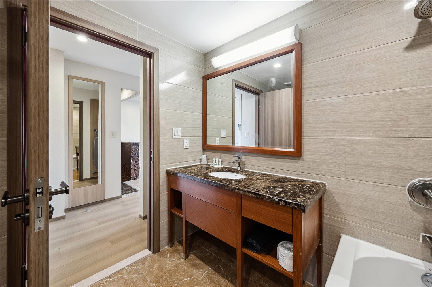 Ramada by Wyndham Flushing Queens 31/35
