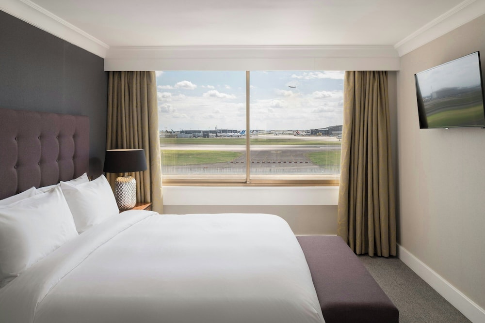 EXECUTIVE, SUITE, QUEEN BED