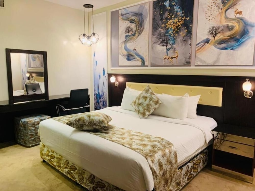 فندق ميرال كراون(Meral Crown Hotel) 16/62