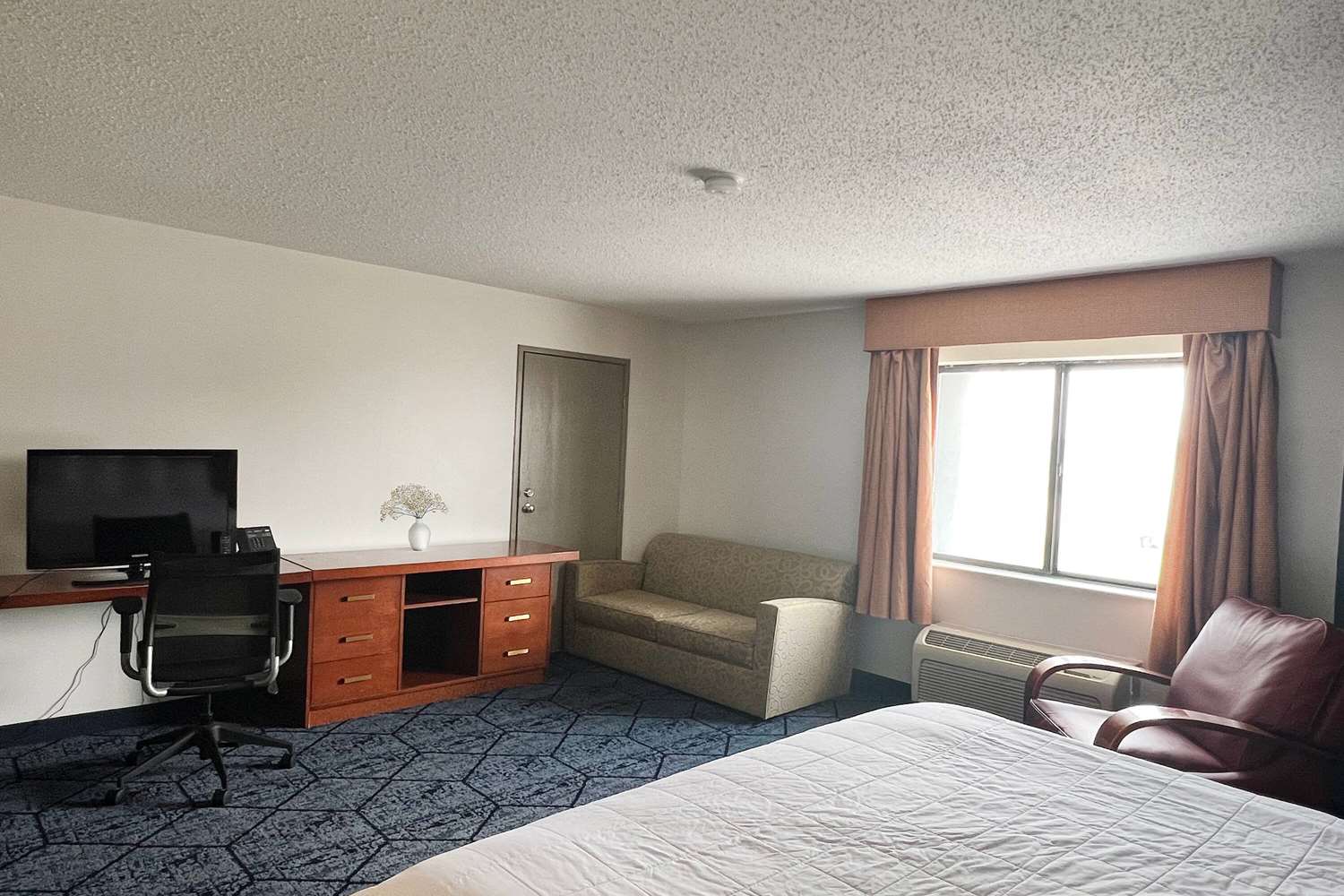 Baymont by Wyndham Columbia, MO 6/23