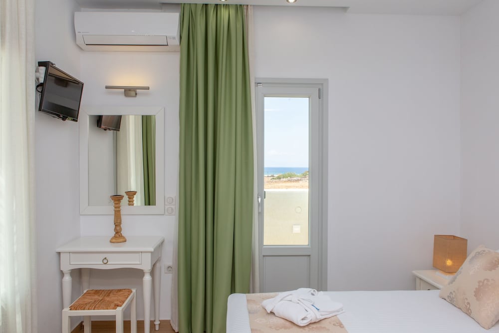 Sun and Moon Villas and Suites 13/72