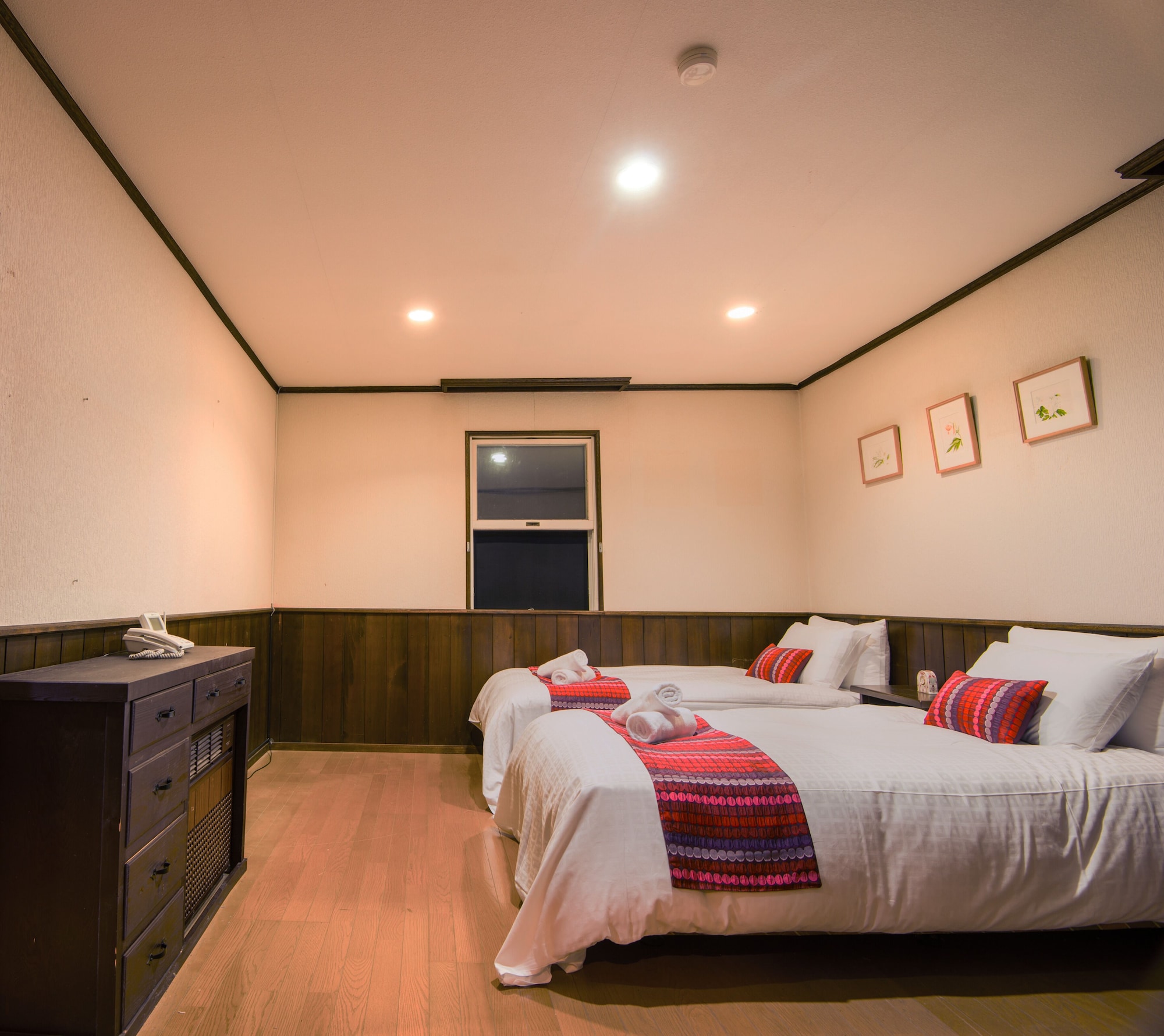 BASIC, DOUBLE OR TWIN BED
